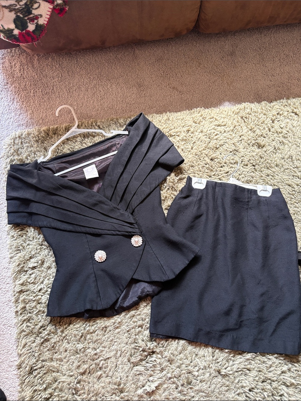 Watters Black Pleated Lapel Two-Piece Pantsuit with Pearl Buttons